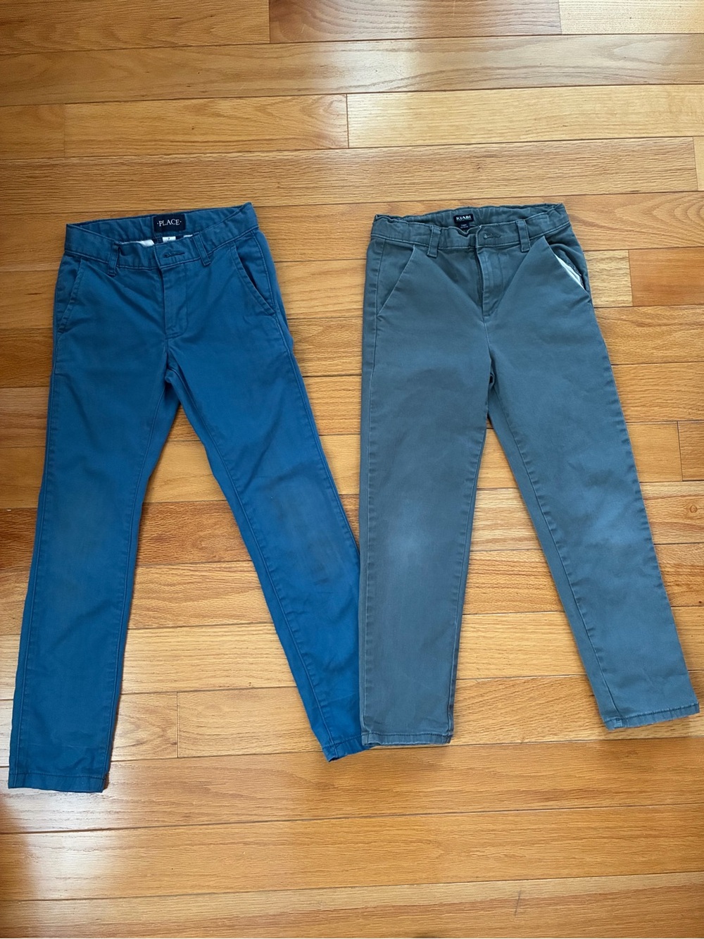 Boys pants set of 2 size 7 slim ( might fit like a 6)